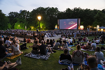 Freiluftkino Friedrichshain Liegewiese